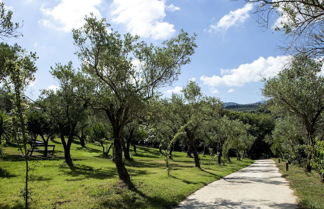 Charming Villa in Maida With Pool & Garden - Photo 29