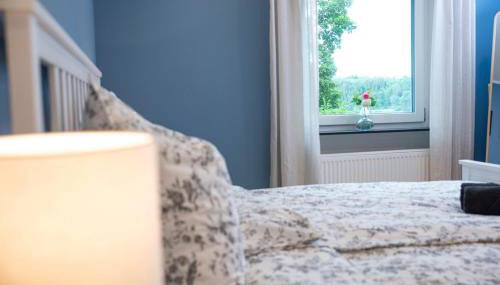 Moderne Wohnung im Grünen mit privatem Garten - Foto 3