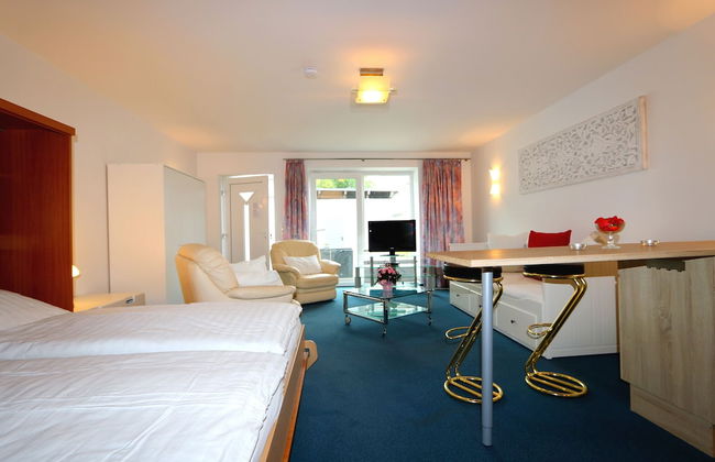 Studio Apartment With Terrace, own Parking Space and a Small Lake 500 m Away - Foto 2