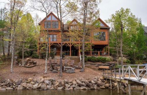 Lakefront Retreat Luxury Home with Private Dock - Photo 5