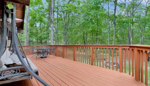 Log Cabin w Loft, Hot Tub, Deck, Fire Pit, & WiFi - Foto 2