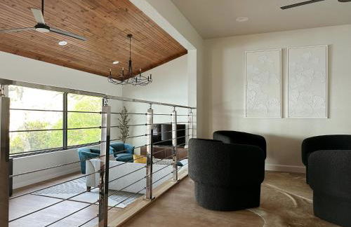 Newly Renovated 4B, 2.5 bath Lakefront home with South Grand Lake Views and dock - Foto 36