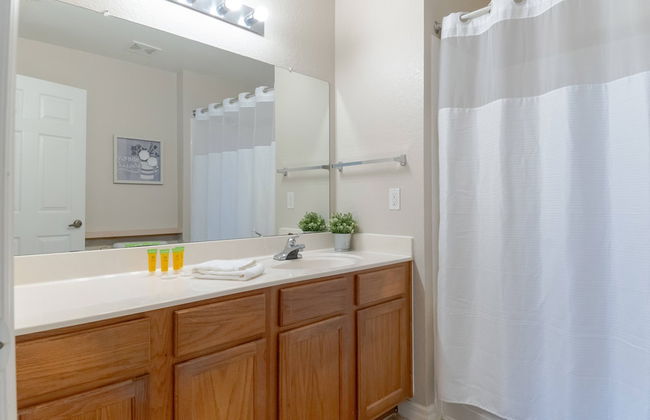 Charming Townhouse Near Disney - Photo 40