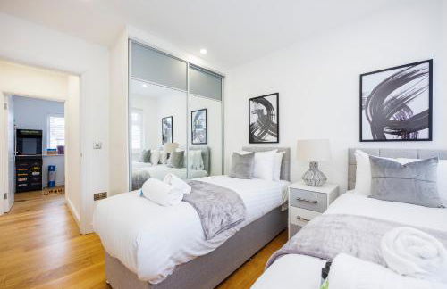 5 Bedroom House , Free Parking , Pool Table , Arcade Machine , Garden , Sleeps 9 , Offers , Ideal For Contractors , Families , Long Term Stays - Foto 22