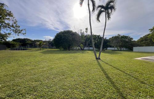 Entire Single Family home 3 bed 2 bath in water front big cozy back yard view - Foto 6