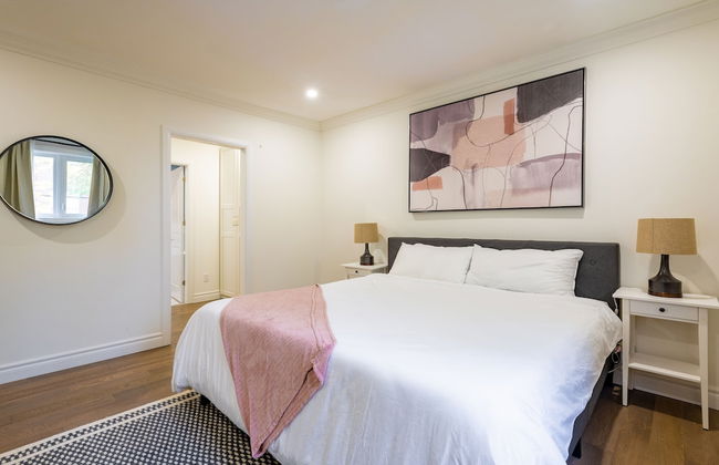 Cheerful 3 bedroom w/ indoor fireplace in Toronto - 02 free parking - Foto 8