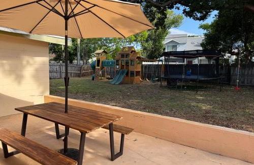 Family Fun 3-bedroom house with gym, games, toys, outdoor hangout and coffee - Foto 8