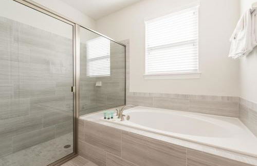 Splendid Home With Private Pool, Loft Area, Waterpark & Resort Access Near Disney At Encore Resort - 7619Br - Foto 13