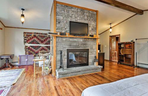 Wawayanda House on 62 Acres - Multiple Fireplaces! - Foto 30