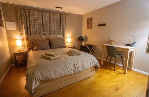 Blue Boho Music and Meme House Four Bedroom Home with Arcade near Westport Plaza - Foto 24