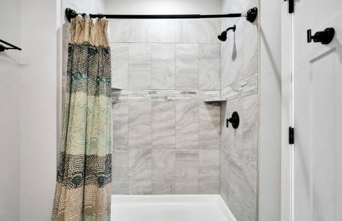 Walkable Topsail Retreat with Hot Tub and Views - Foto 55