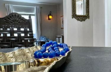 Comfy, Close to Downtown with Lake & Lift Bridge Views - Foto 34