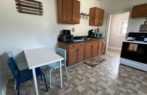 The Purple Door apt in the heart of Radford city - Foto 4