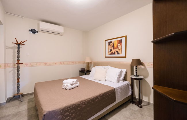 Blue Crystal Villa - Photo 2