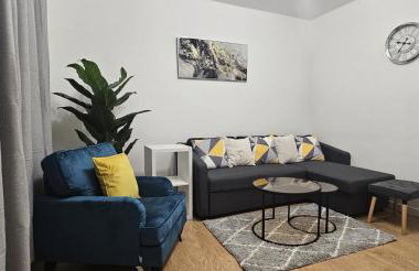 Glebe House - 2 Bedroom Luxury House that sleeps 6, with Free Private Parking, Easy Access to City Centre, and Near the Motorway - Photo 4