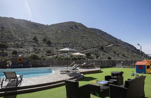 Villa Pasiphae - With Private Heated Pool - Photo 23