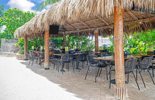 Relaxing Beach Escape - Oceanfront Pool and Tiki - Foto 33