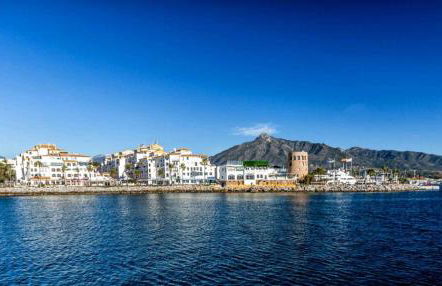 Bright & Cozy studio in the center of Puerto Banus, pool and terrace. - Foto 3