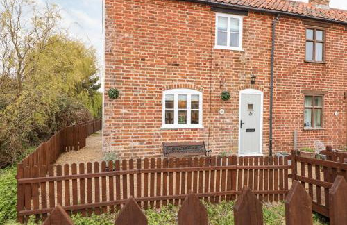 Holly Cottage - Photo 1