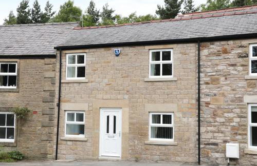 Carters Cottage - Photo 1