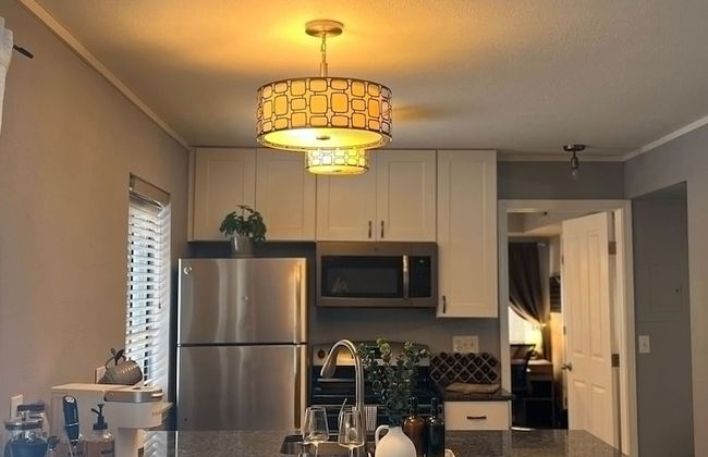 French Inspired Stay Fireplace Coffee bar Cozy - Foto 7