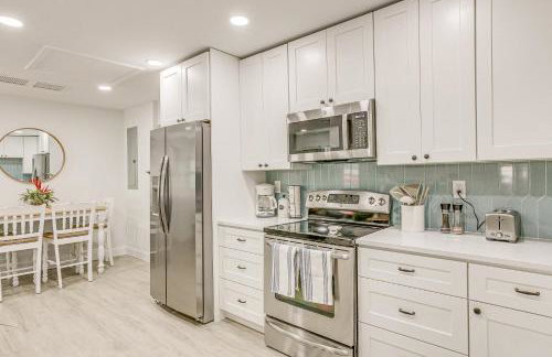 Heated Pool + Backyard: North Palm Beach Retreat! - Foto 9