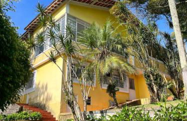 Chácara Casa Amarela - estrutura completa de lazer - ambientes elegantes e exclusivos - campo de futebol e bocha - piscina - lareiras - 10 min Rota do Vinho - Foto 1