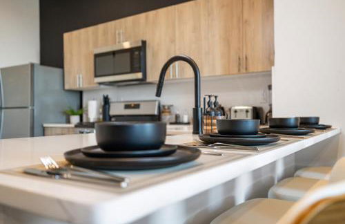 2BR, King Bd, Free Prkn, Gym, NYC View, 8min Train - Foto 48