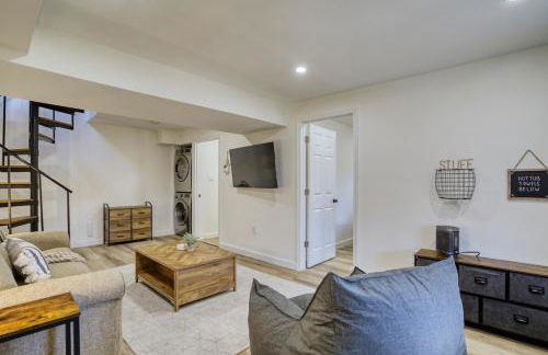 The Black Log Cabin - Hot Tub & Game Room - Foto 18