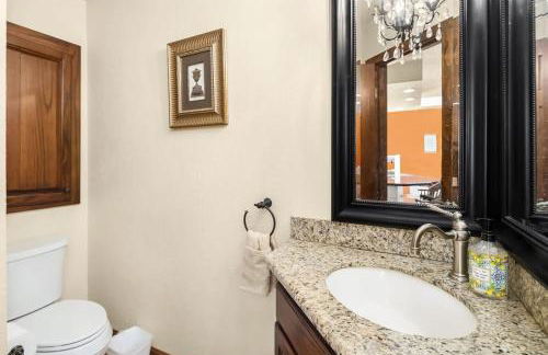 European White Castle on Lake Desire Private Dock - Foto 25