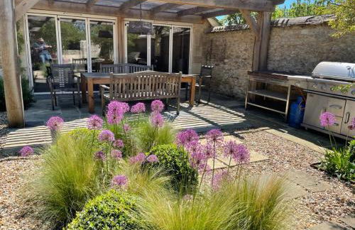 Claydon Courtyard - Photo 1