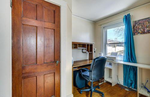 Walk to DW Field Park! Spacious Home with Deck - Foto 21