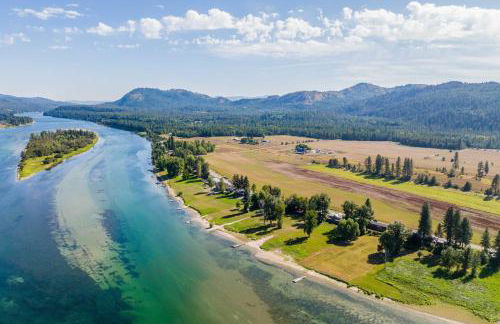 Newport Riverfront Home with Deck and Fire Pit! - Foto 35