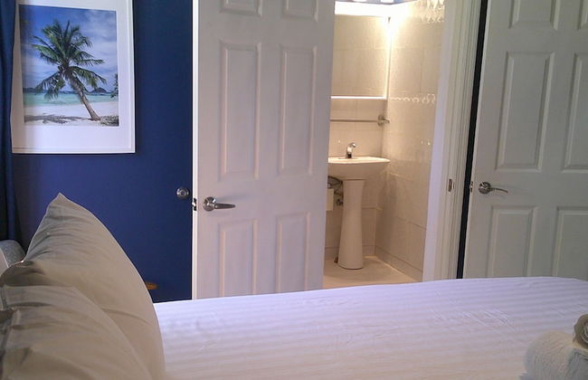 E&J Boutique Residences - Photo 23