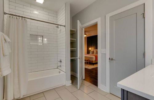 Luxury Townhome! Rooftop-Game Room! Near Broadway! - Foto 28