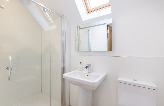 Lord Galloway 31 With Hot Tub, Newton Stewart - Photo 16