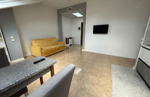 COZY APARTMENT NEAR MiLAN - Photo 4