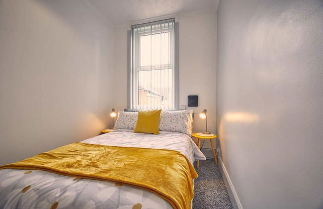 Host Stay Silverlinings - Photo 5