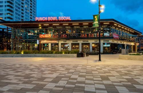 Modern 1BR Apt with Rooftop, Gym, and Parking - Foto 22