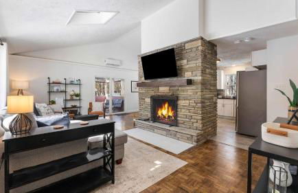 Birchwood by Avantstay Game Room + Lake Access - Foto 10