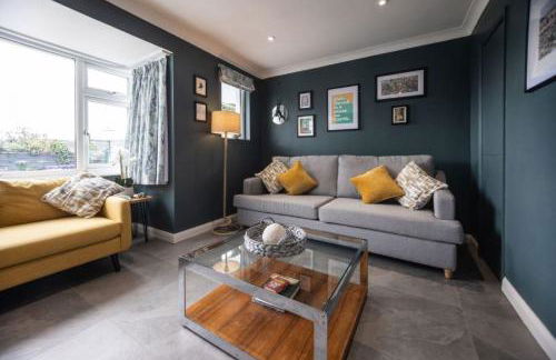 Stylish 2 bed pet-friendly coastal retreat - Foto 2