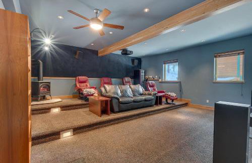 Skislope Manor - Spacious Tahoe Donner 4 BR with Gorgeous Home Theater and Hot Tub - Foto 13