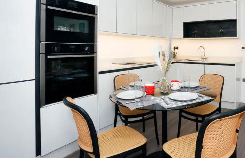 Stylish Seaside Stay - Spacious Ramsgate Apartment - New Build, Underfloor Heating, Perfect Location - Foto 5