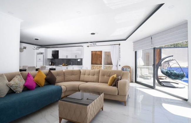 Stunning 4-bedroom Villa in Kaş With Private Pool and Breathtaking Ocean Views - Photo 6