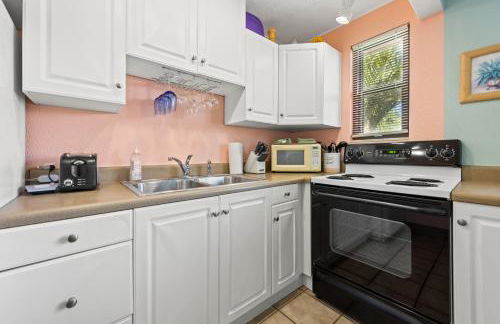 Majestic Beach Condo in Beachfront Resort in St Pete Beach - Foto 12