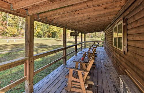 Cozy Anchors Away Cabin Hideaway with Fire Pit! - Foto 17