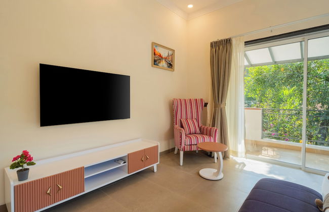 ELIVAAS Laguna Camellia | Luxe 4 BHK Villa Near Popular Beaches with Private Pool - Photo 24