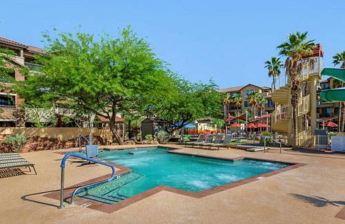 Beautiful Studio Apt in a great resort setting with fountains, courtyards, and pool with bar - Foto 22