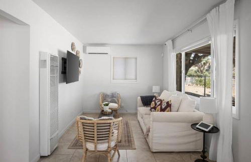 15 min to JT Park Hot Tub Cute Design Full Kitchen - Foto 7