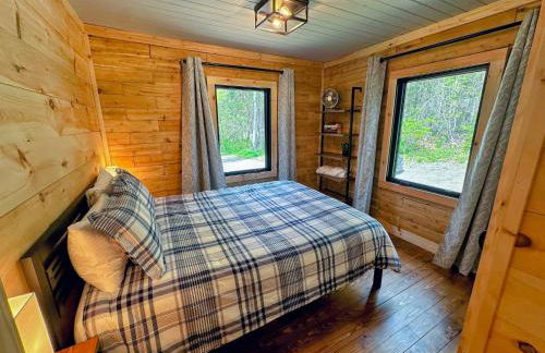 5R Cozy log chalet in fantastic location. Ski, snowshoe, fish, explore! AC, pet friendly! - Photo 42